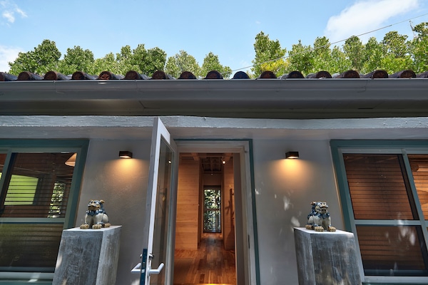 Façana frontal de l'allotjament