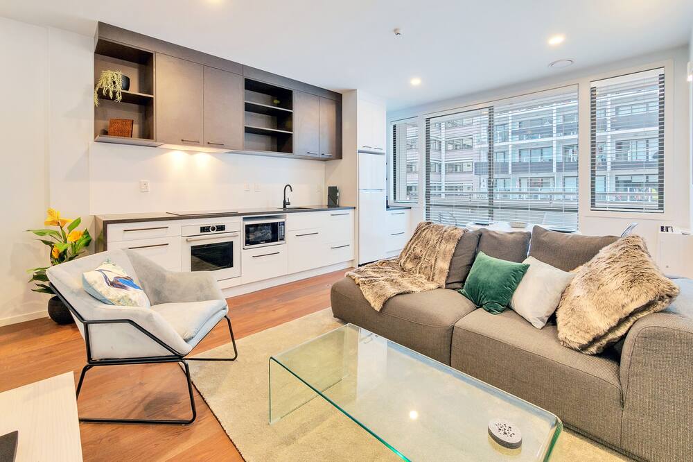 Chic & Stylish Apartment with Parking