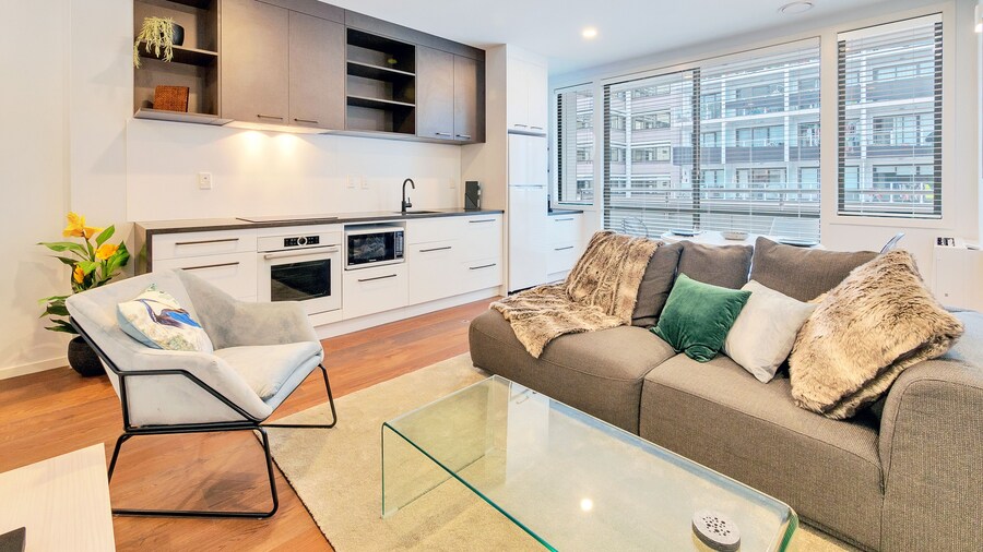 Chic & Stylish Apartment with Parking