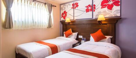 Deluxe Twin Room | Desk, soundproofing, free WiFi, bed sheets