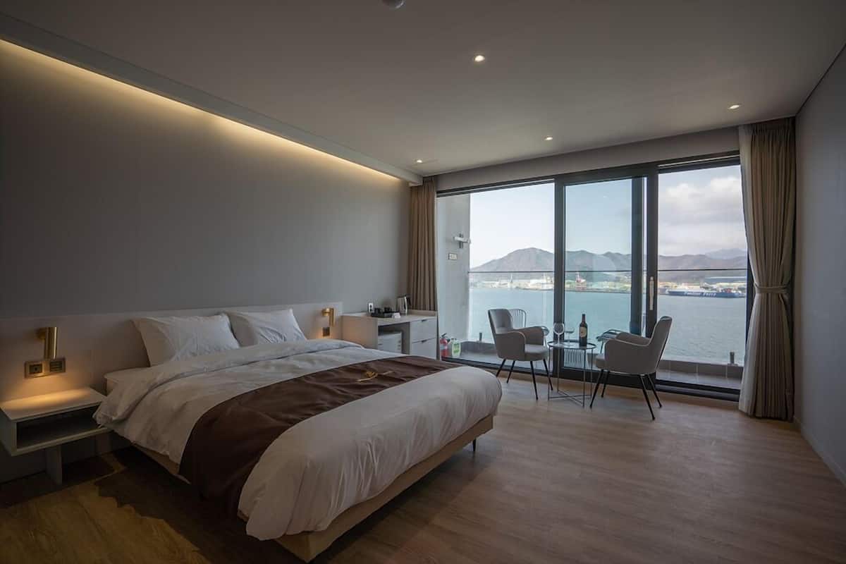 Habitación estándar doble, vistas al mar (B) | Edredones de plumas y wifi gratis