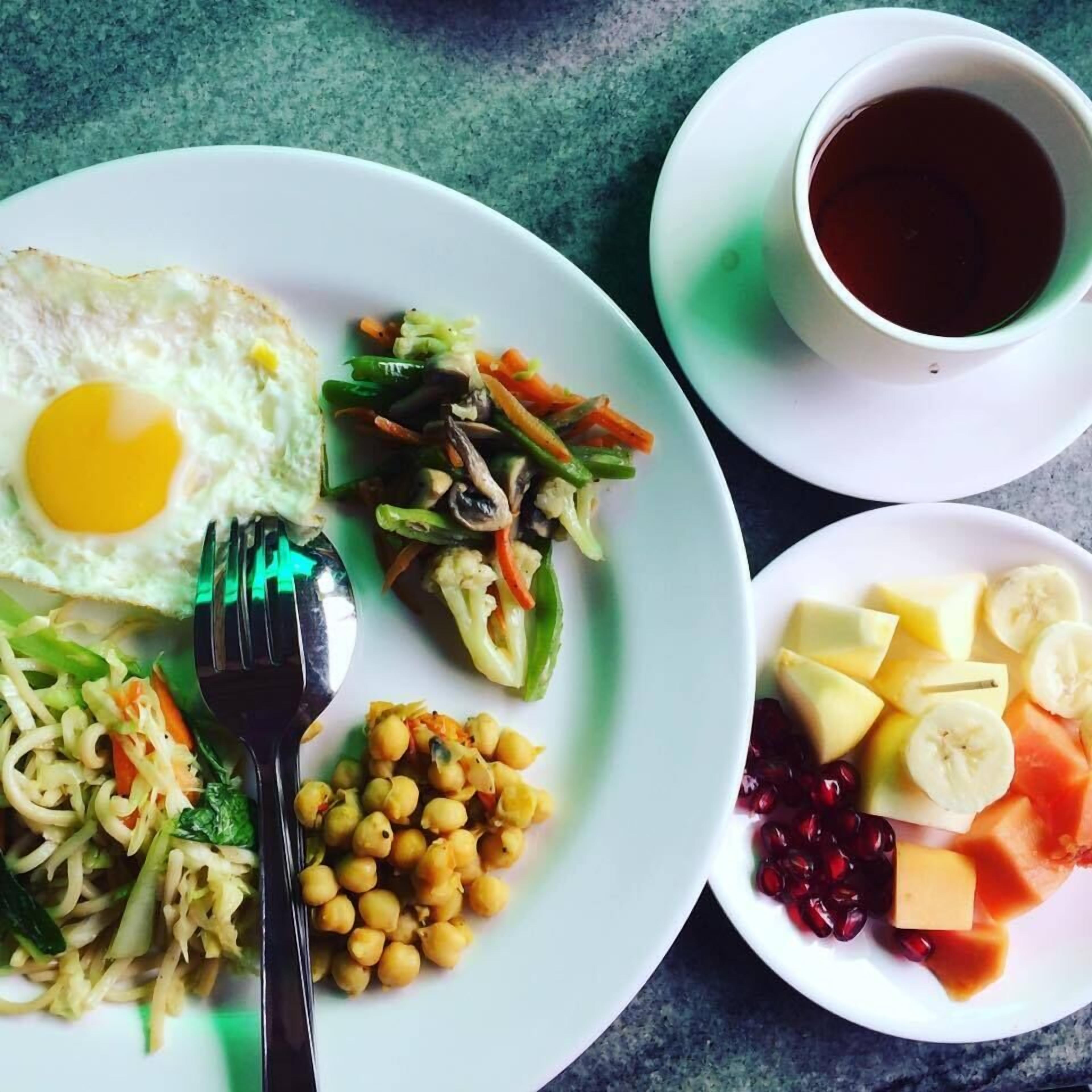 daily buffet breakfast (npr 400 per person)