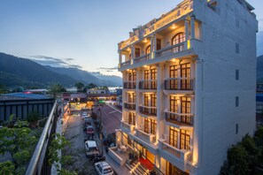 Front of property – evening/night - Hotel Portland (Pokhara)
