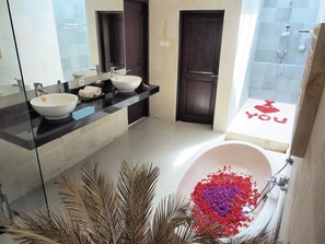 Free toiletries - Villa Mas Dewi Canggu (Canggu)