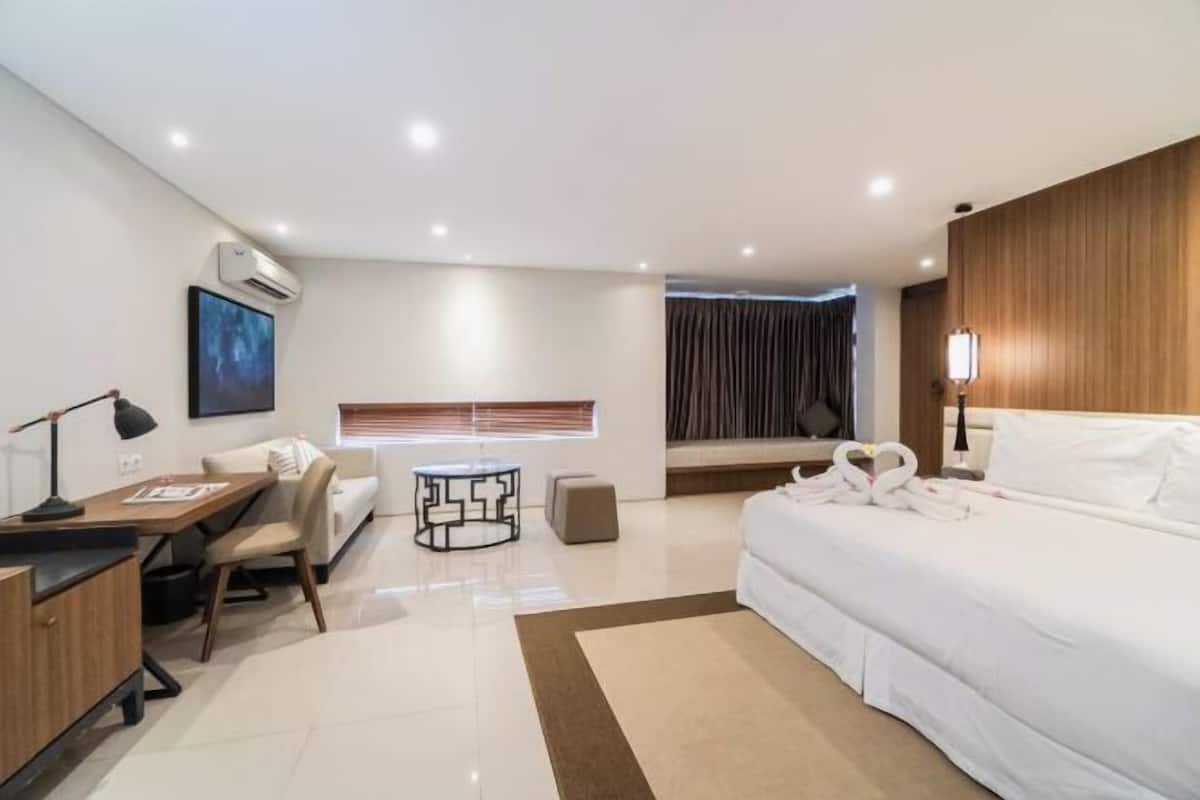 1 bedroom, in-room safe, desk, soundproofing