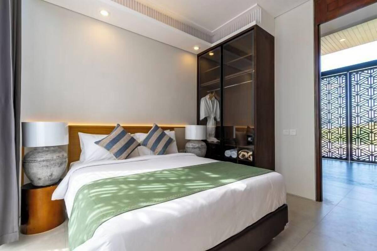1 bedroom, in-room safe, desk, soundproofing