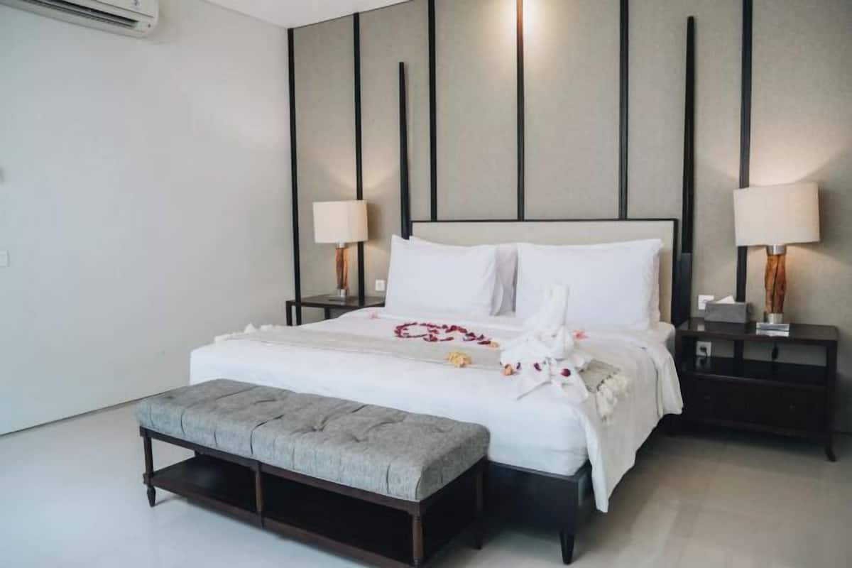 1 bedroom, in-room safe, desk, soundproofing