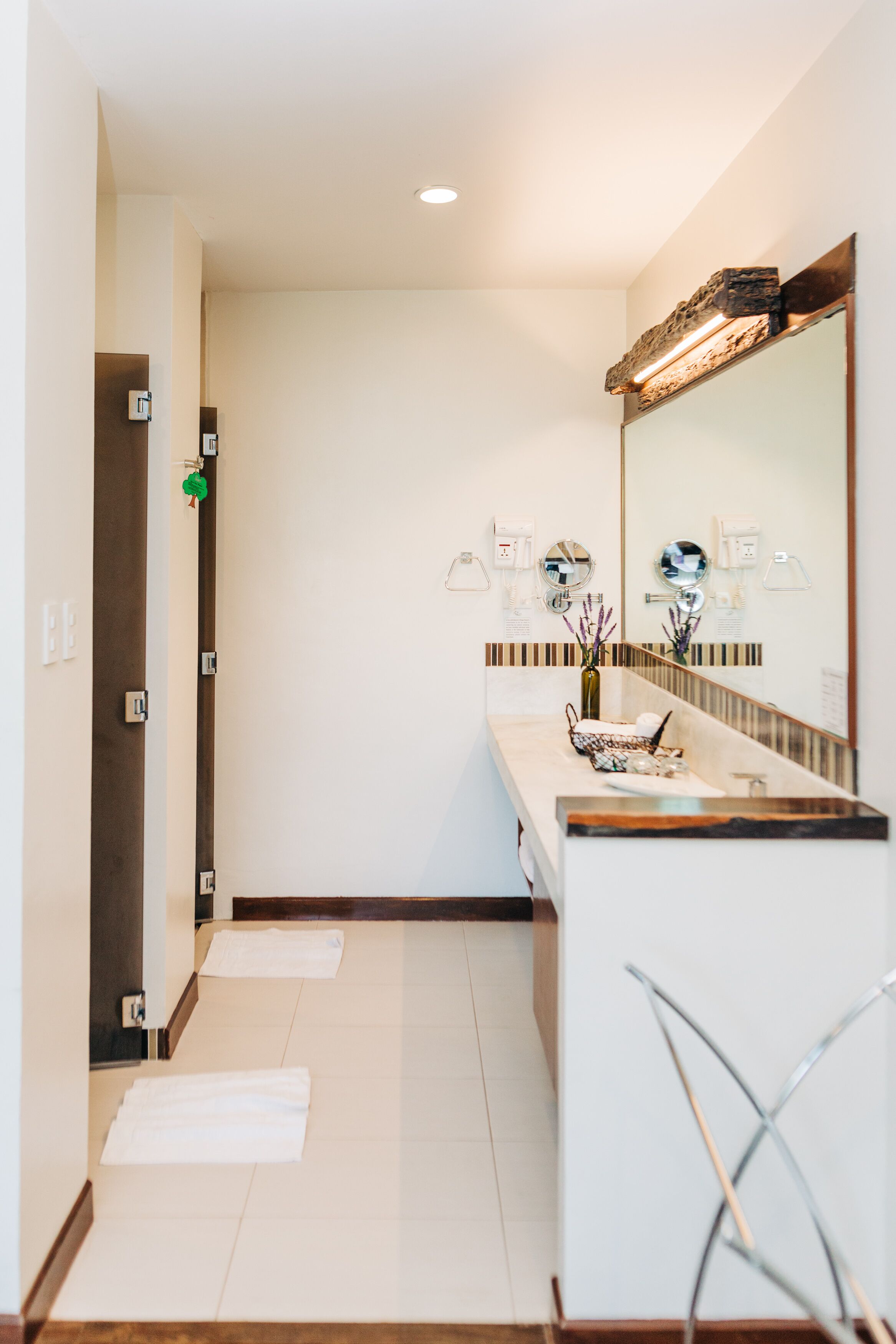premier room | bathroom | shower, free toiletries, hair dryer, bidet