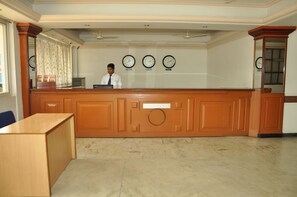 Quầy tiếp tân