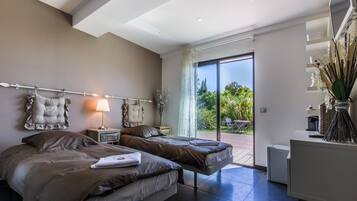Family Suite (Macchiato- Artichaut) | 5 bedrooms, individually decorated, individually furnished