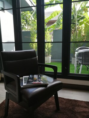Flat-screen TV - M.I.N.D. Villa (Chiang Mai)