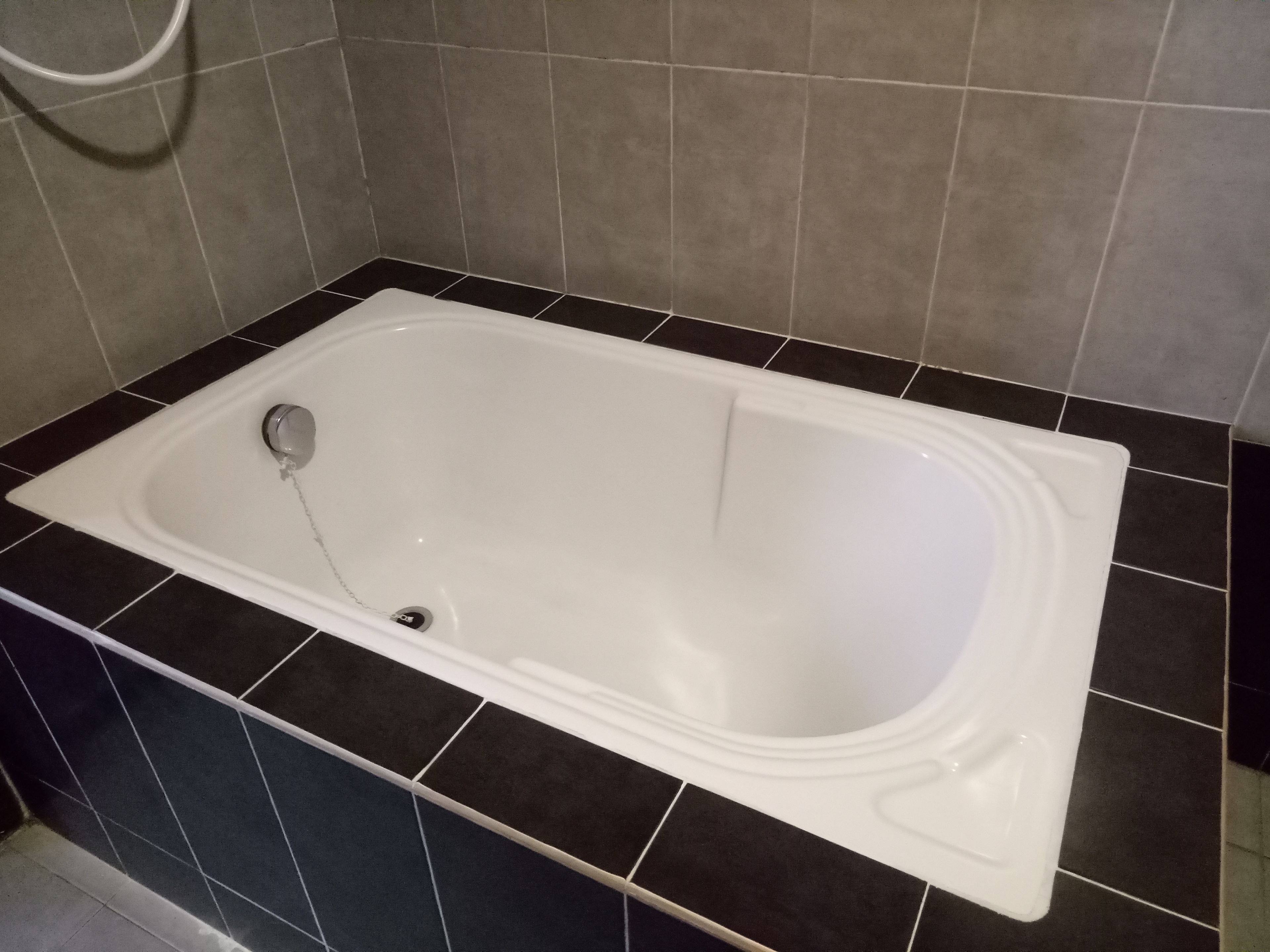 executive suite | deep-soaking bathtub