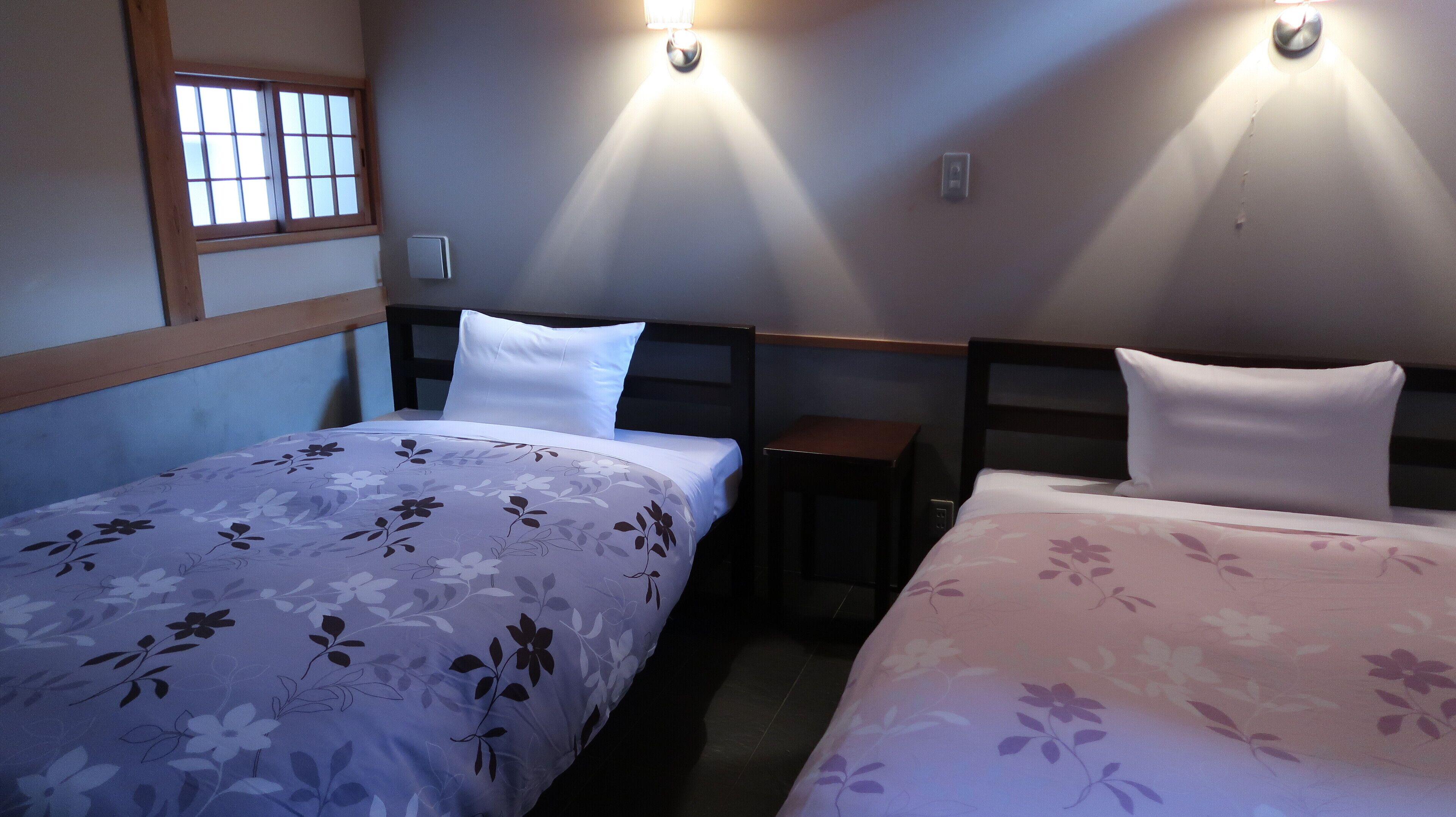 Down comforters, WiFi (free), bed sheets