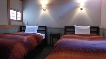 Down duvets, free WiFi, bed sheets