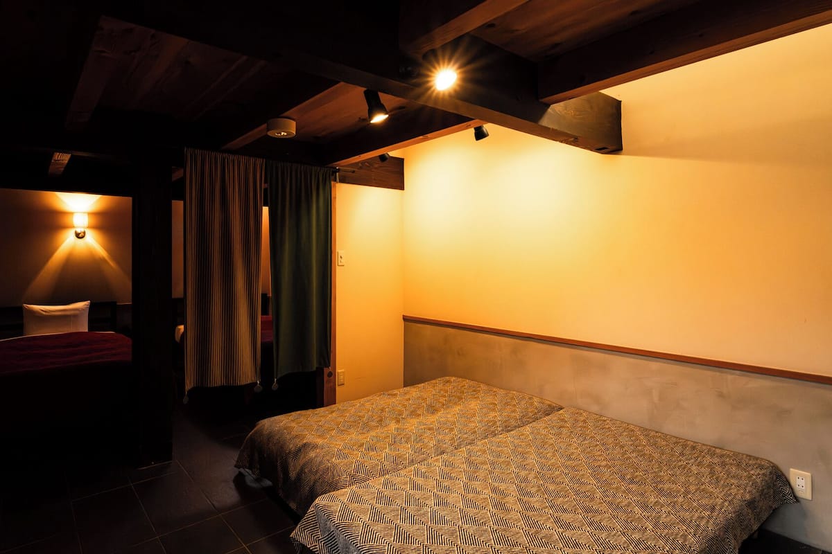 Down comforters, free WiFi, bed sheets