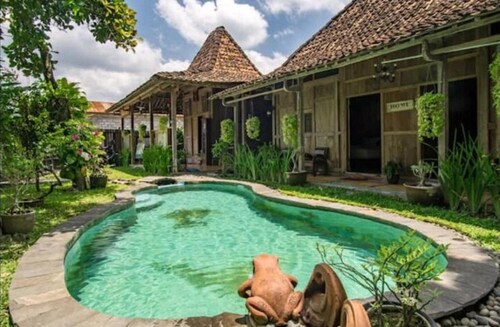 Omah Lila by The Grand Java