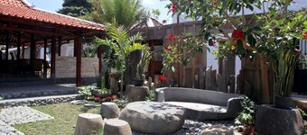 Watusaman Homestay By The Grand Java