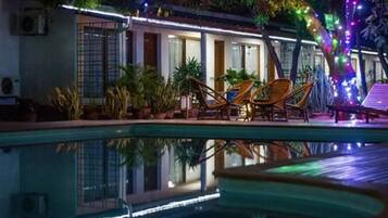 Outdoor pool, pool loungers