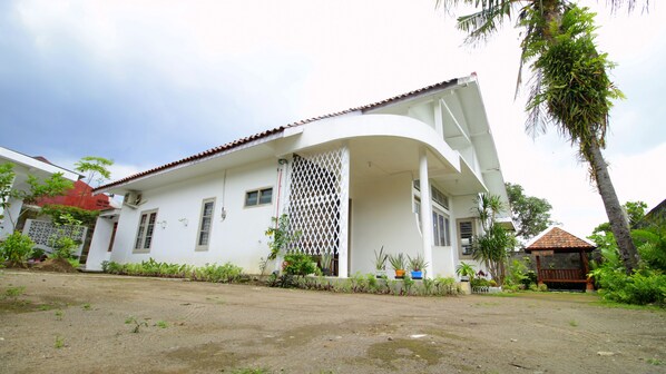 Front of property - Omah Sambilegi (Depok)