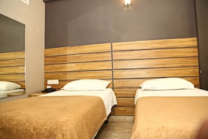 Classic-Zimmer, 1 Doppelbett, Stadtblick | 1 Schlafzimmer, Zimmersafe, Schreibtisch, Verdunkelungsvorhänge