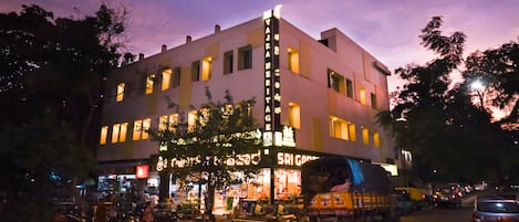 Fachada de la propiedad