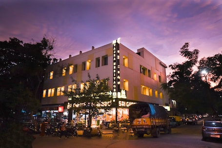 Fachada de la propiedad. Vajra Heritage