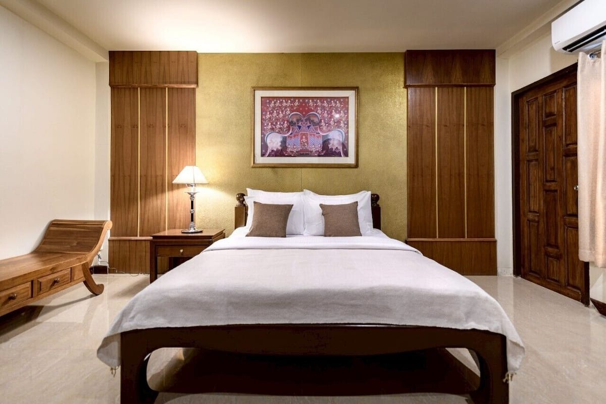 classic standard room | desk, rollaway beds, free wifi, bed sheets