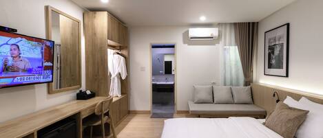 Fahmaii Deluxe Room | Escritorio, camas extra, wifi gratis y ropa de cama