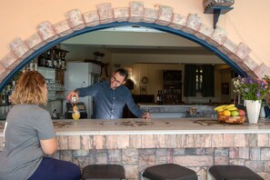 Bar (on property) - Kleoni Club Apartments (Nafplio)
