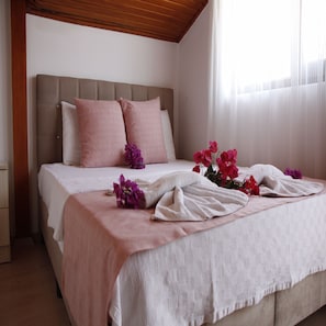 Habitación Deluxe | Insonorización, tabla de planchar con plancha y wifi gratis