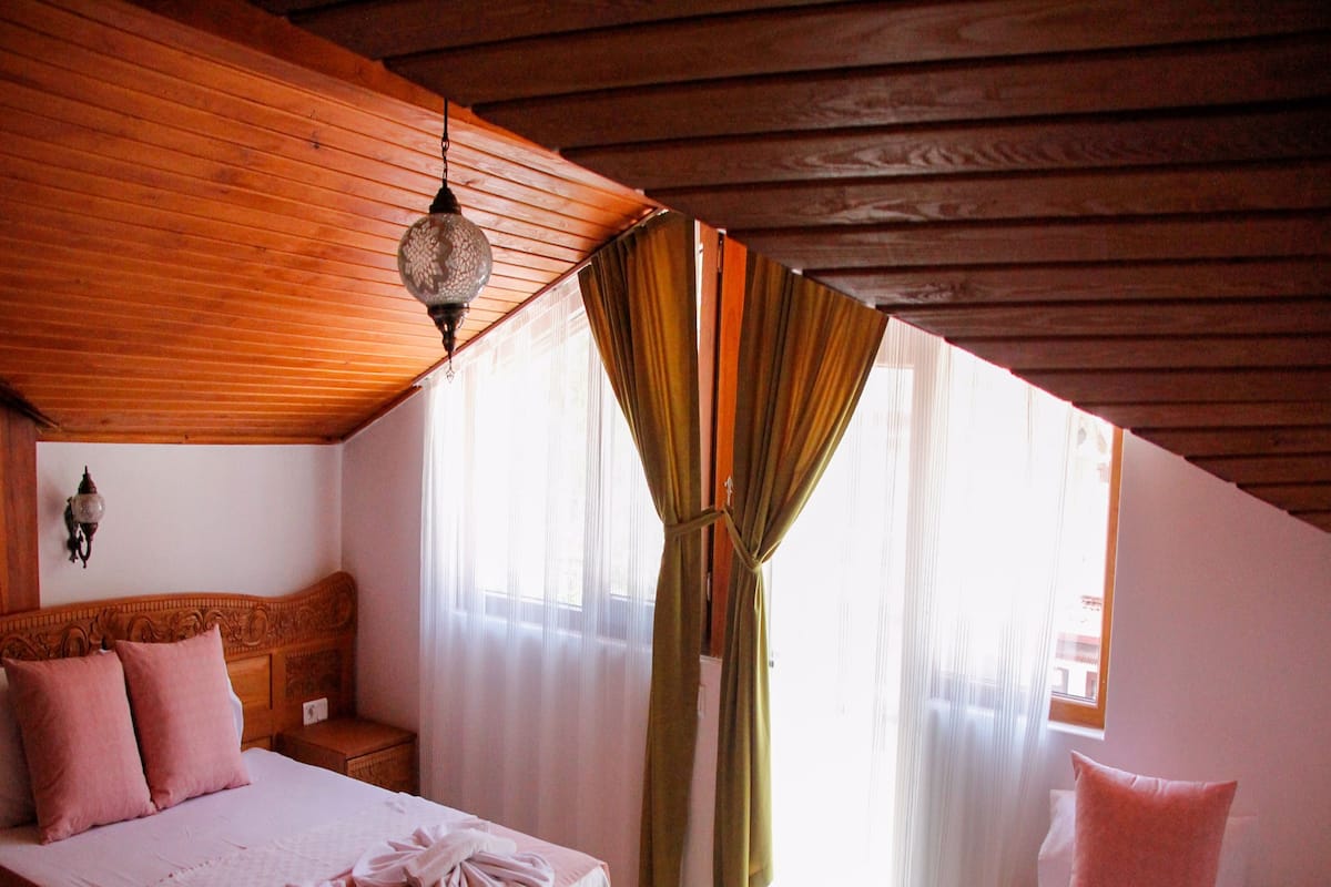 Standard Triple Room | 1 bedroom, soundproofing, iron/ironing board, free WiFi