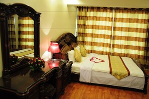 迷你吧、書桌、免費無線上網