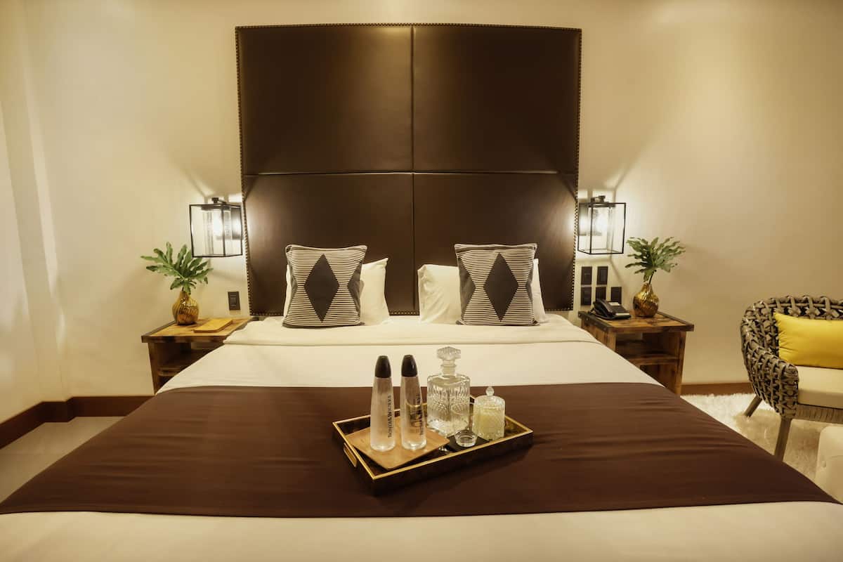 Deluxe Room, 1 King Bed