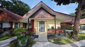 Deluxe Beach Front Cottage with Double Bed | 低過敏寢具、客房內保險箱、免費無線上網、床單