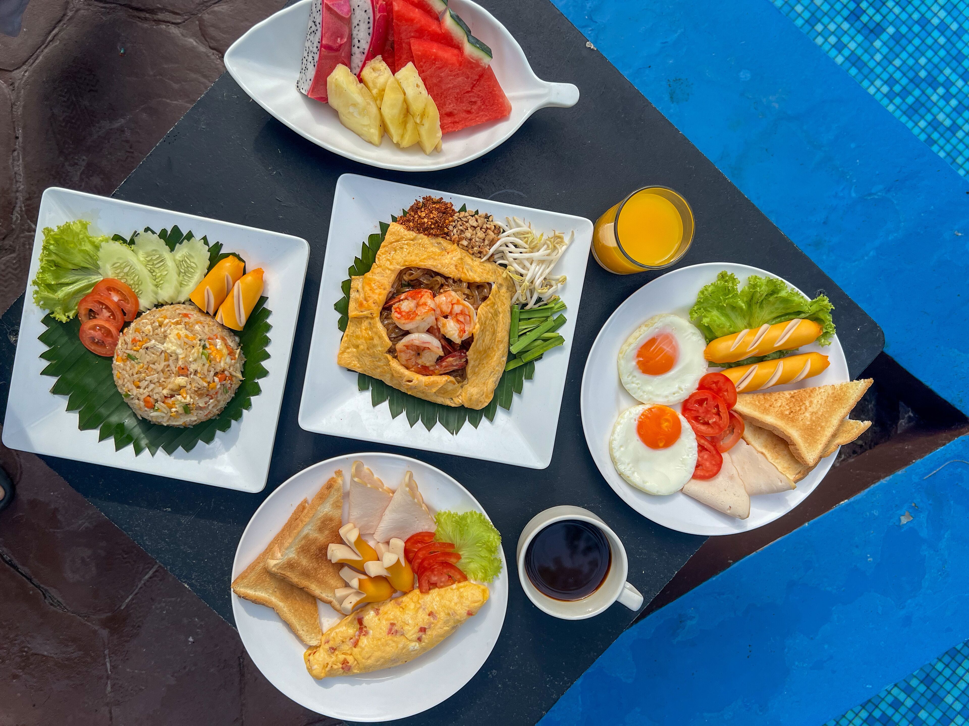 breakfast, lunch, dinner served; thai cuisine