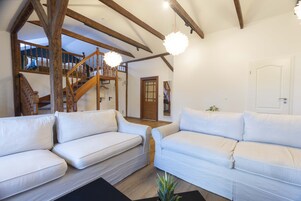 套房, 阳台 | 起居区 | 平板电视