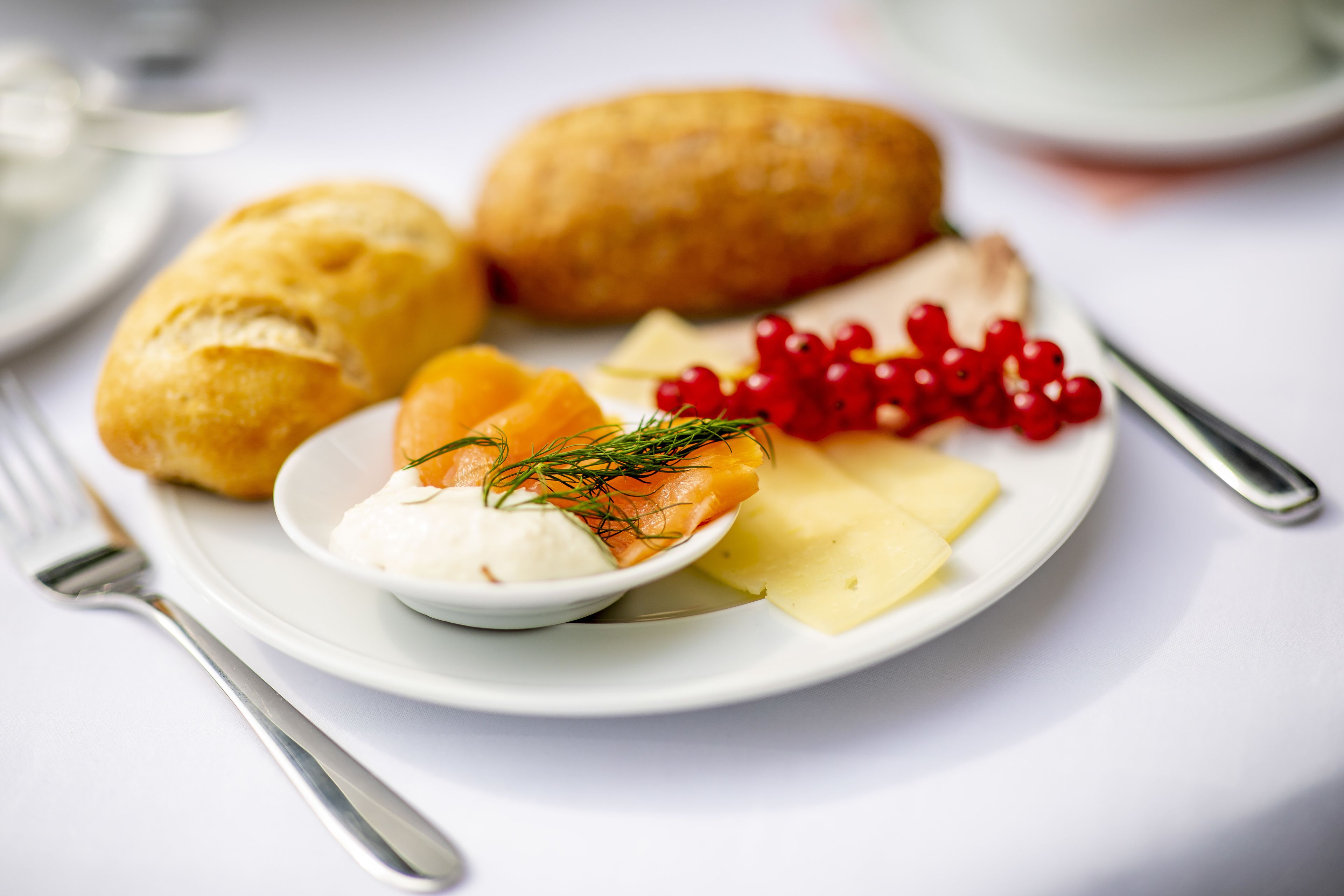 daily cooked-to-order breakfast (eur 14.00 per person)