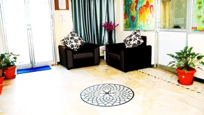 Lobby sitting area - PK Suites inn (Bengaluru)