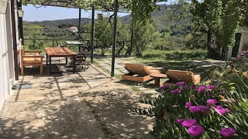 Traditional-Haus, 2Â Schlafzimmer, Bergblick, zum Innenhof hin | Terrasse/Patio