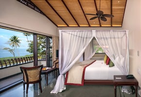 Villa superior, vistas al lago | Sábanas de algodón egipcio y ropa de cama de alta calidad