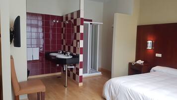 Minibar, coffres-forts dans les chambres, bureau, chambres insonorisées