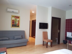 Suíte júnior | Frigobar, cofres nos quartos, escrivaninha, quartos à prova de som