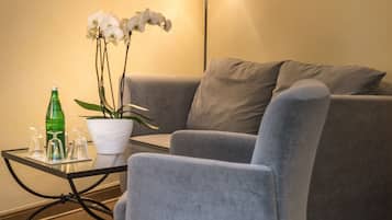 Junior Double or Twin Room | Living area | Flat-screen TV, heated floors