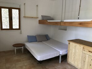 Traditional House, Mountain View | Premium bedding, desk, soundproofing, free WiFi