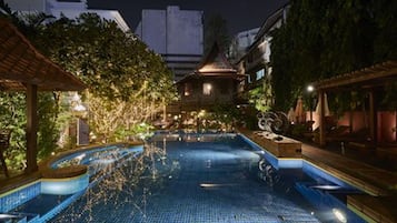 Kolam renang outdoor