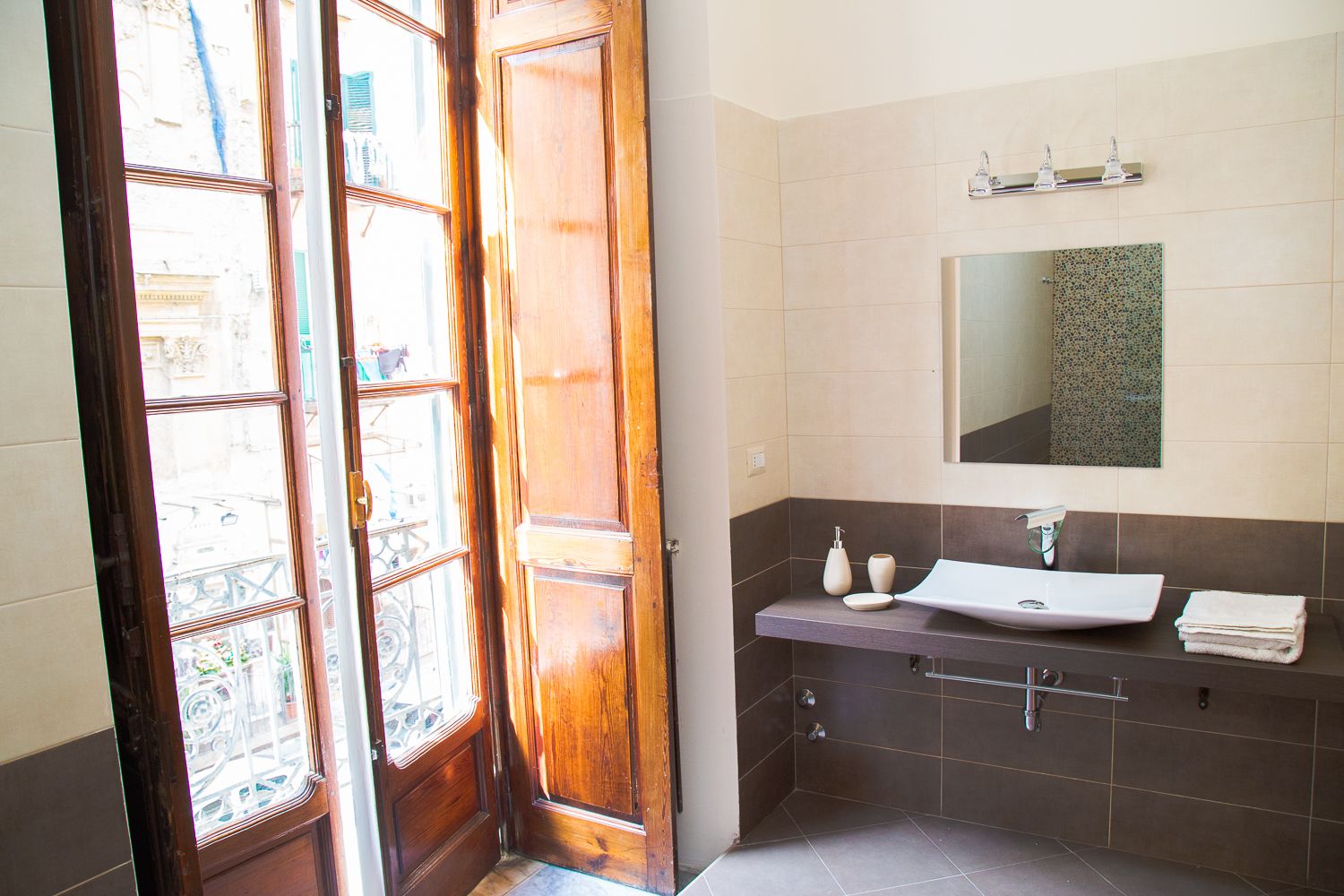 Superior Double Room | Bathroom sink
