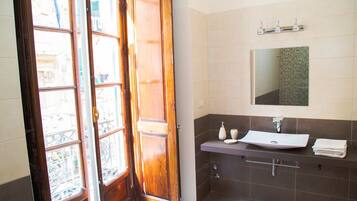 Superior Double Room | Bathroom sink