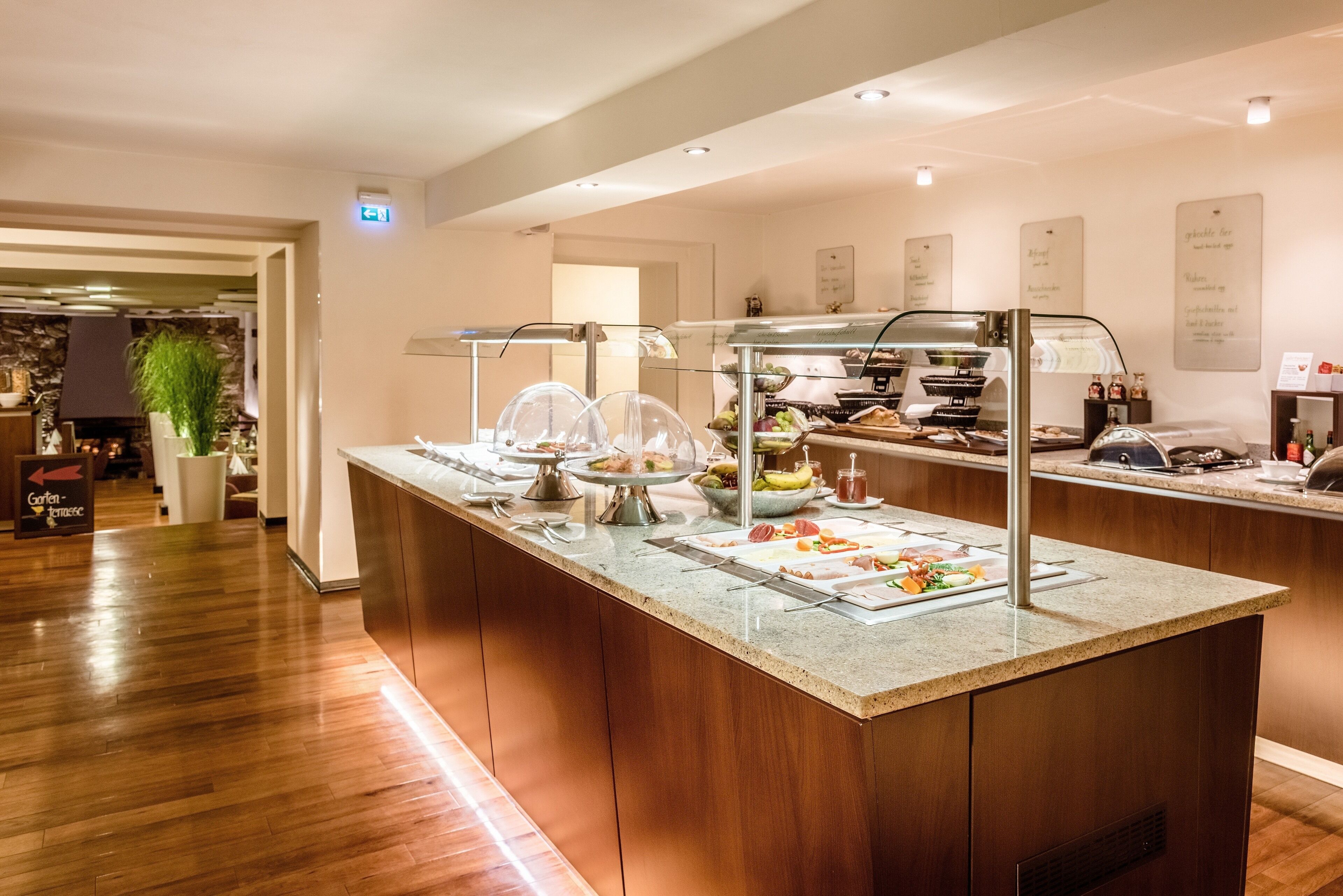 daily buffet breakfast for a fee