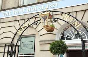 Exterior - The Wine House 1821 (Edinburgh)