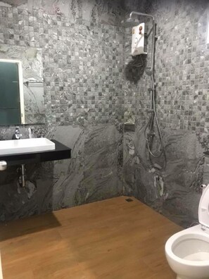 2 Bedrooms Villa | Bagno | Doccia, asciugamani